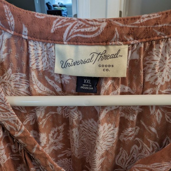 Universal Thread button up shirt - Picture 3 of 3